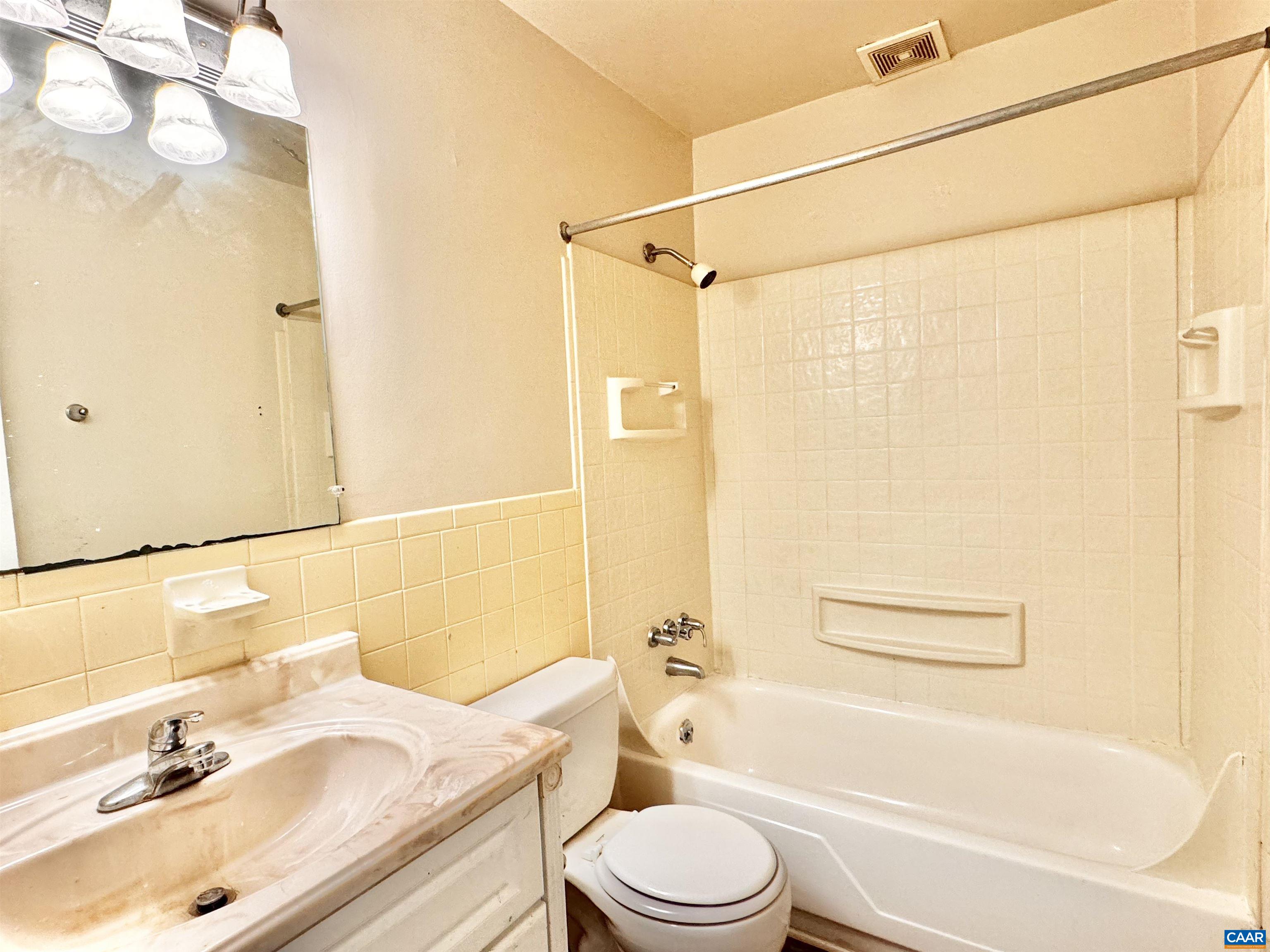 2527 Hydraulic Road, Unit 8 Charlottesville, VA 22901 - Photo 16 of 22 Gallery Image 16