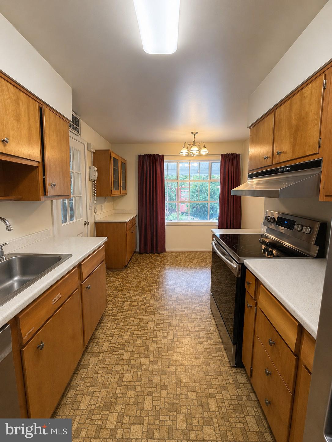 13233 Clifton Road Silver Spring, MD 20904 - Photo 4 of 26 Gallery Image 4