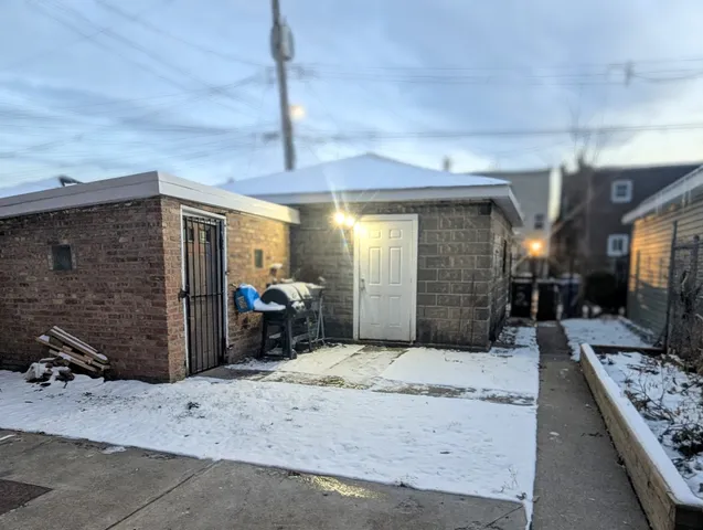$440,000 | 4949 West Iowa Street, Chicago, IL 60651