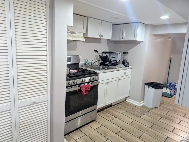 $440,000 | 4949 West Iowa Street, Chicago, IL 60651