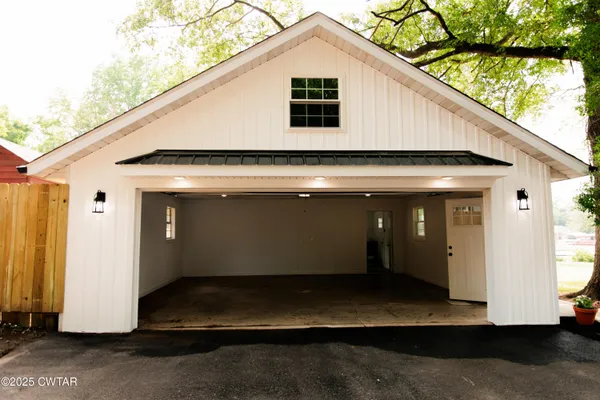 $449,000 | 204 Flowers Street, Kenton, TN 38233