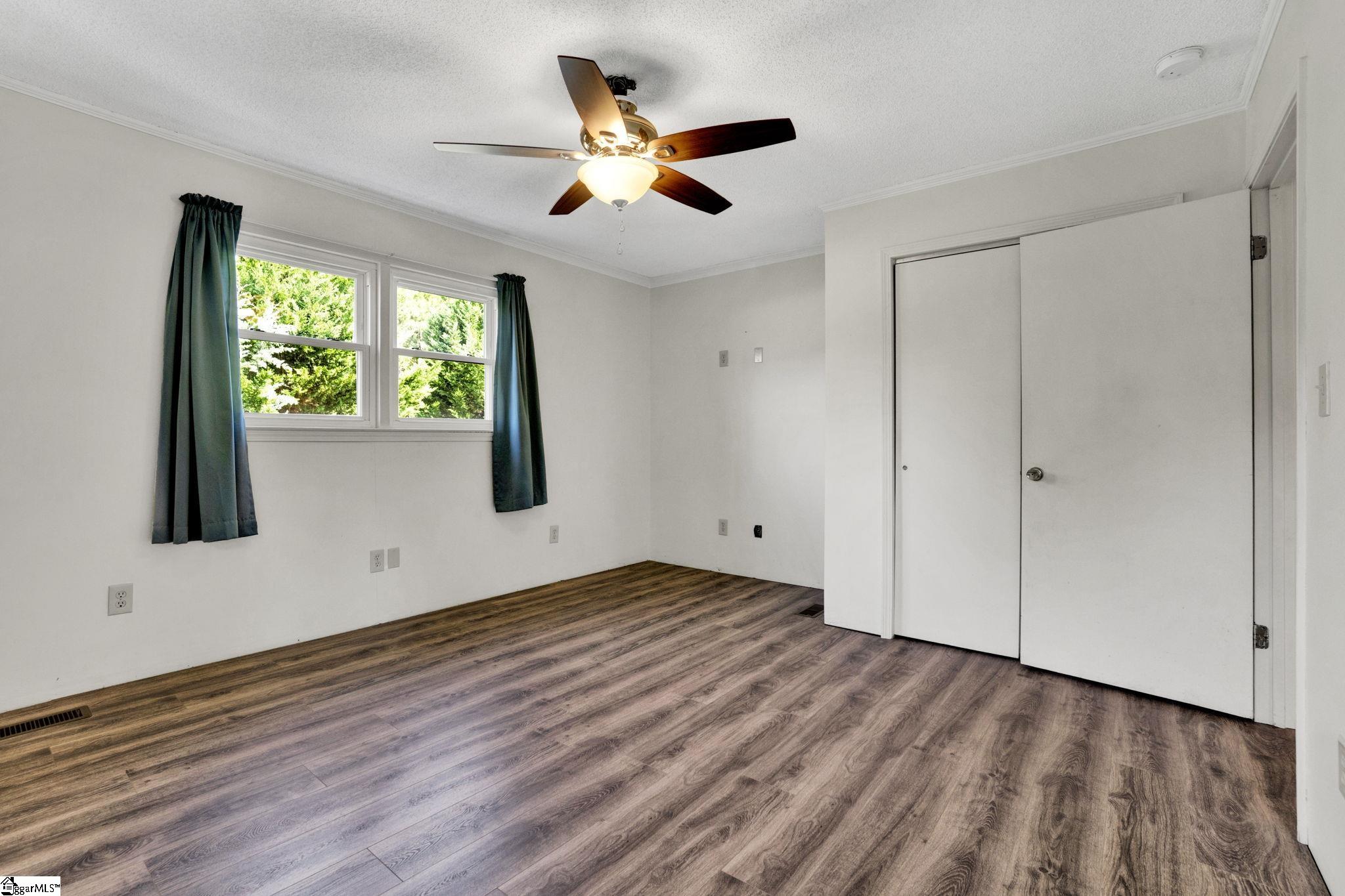 158 Hood Road Greenville, SC 29611 - Photo 11 of 35 Gallery Image 11