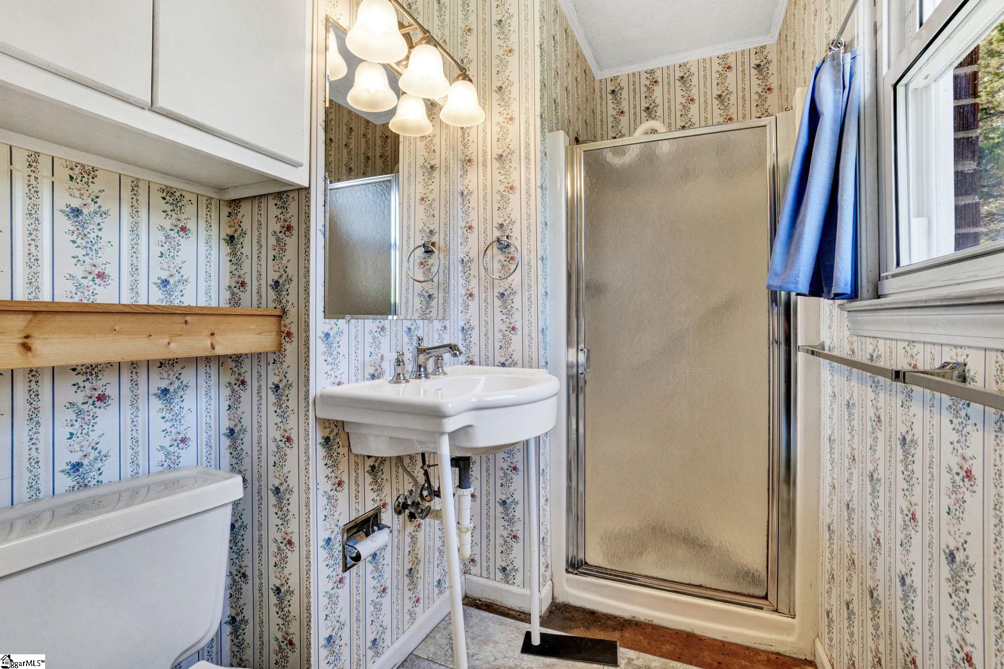 158 Hood Road Greenville, SC 29611 - Photo 14 of 35 Gallery Image 14