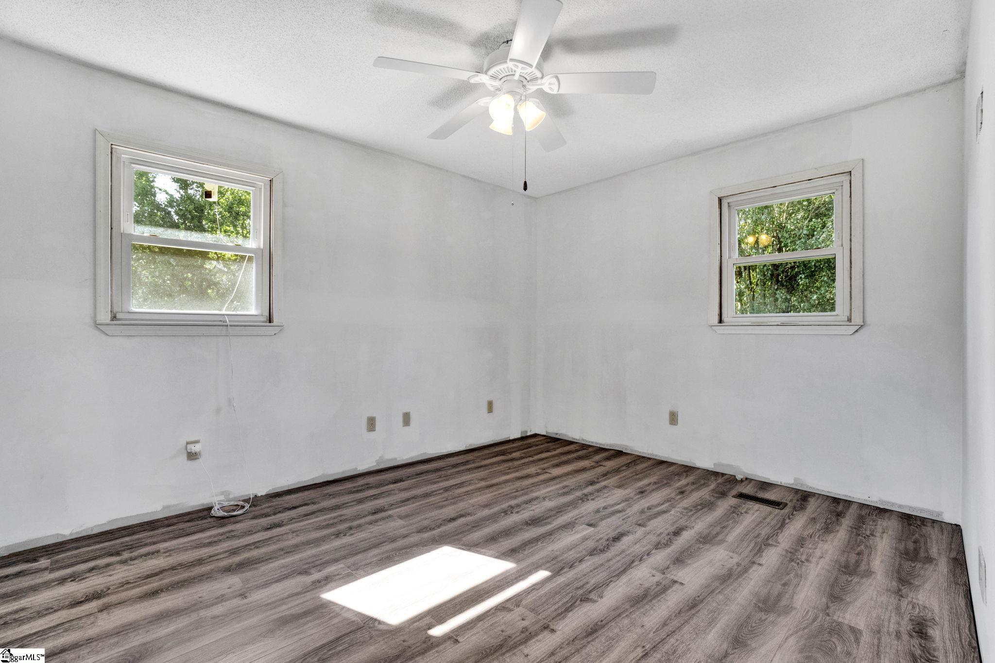 158 Hood Road Greenville, SC 29611 - Photo 16 of 35 Gallery Image 16