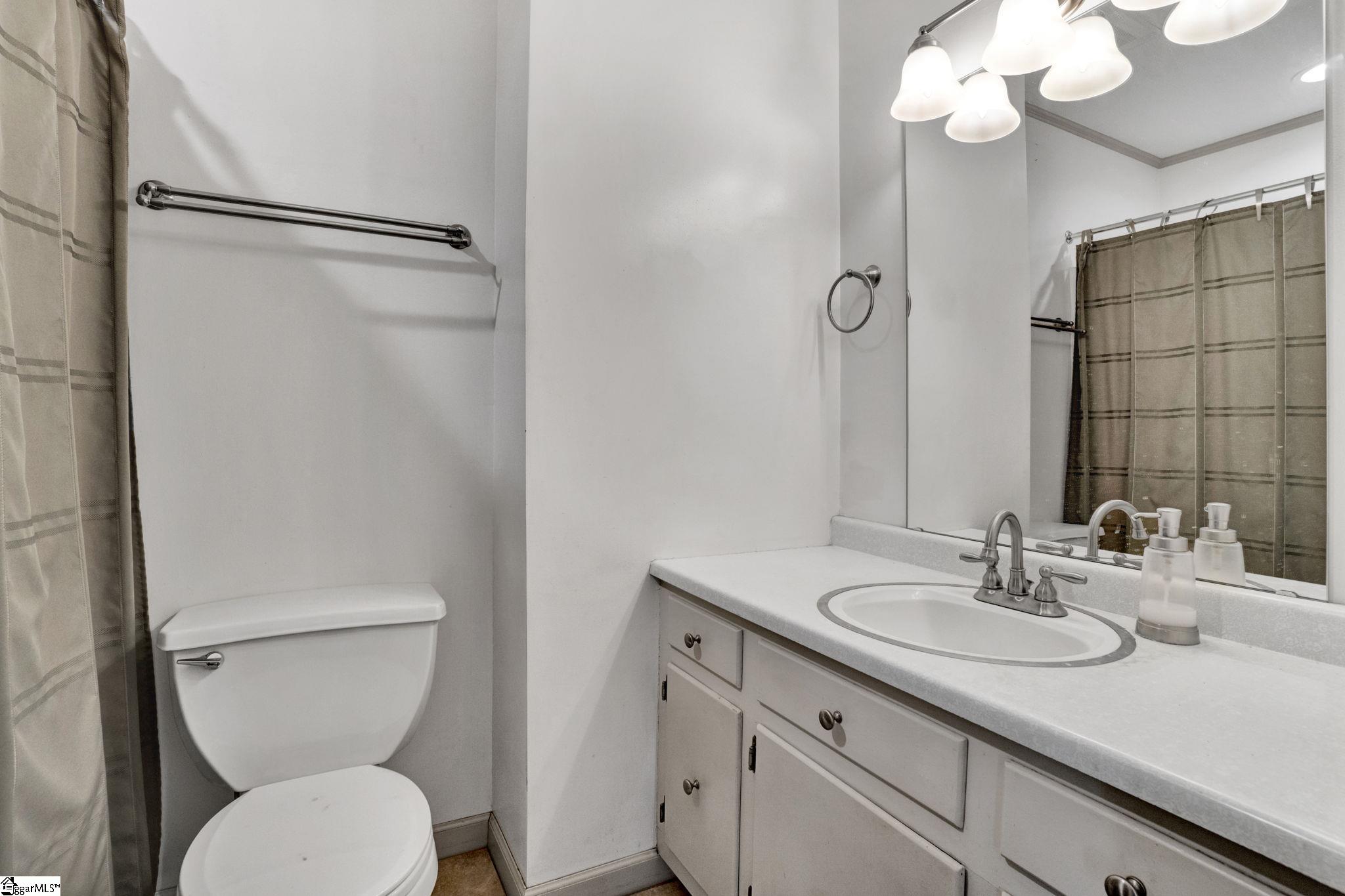 158 Hood Road Greenville, SC 29611 - Photo 17 of 35 Gallery Image 17