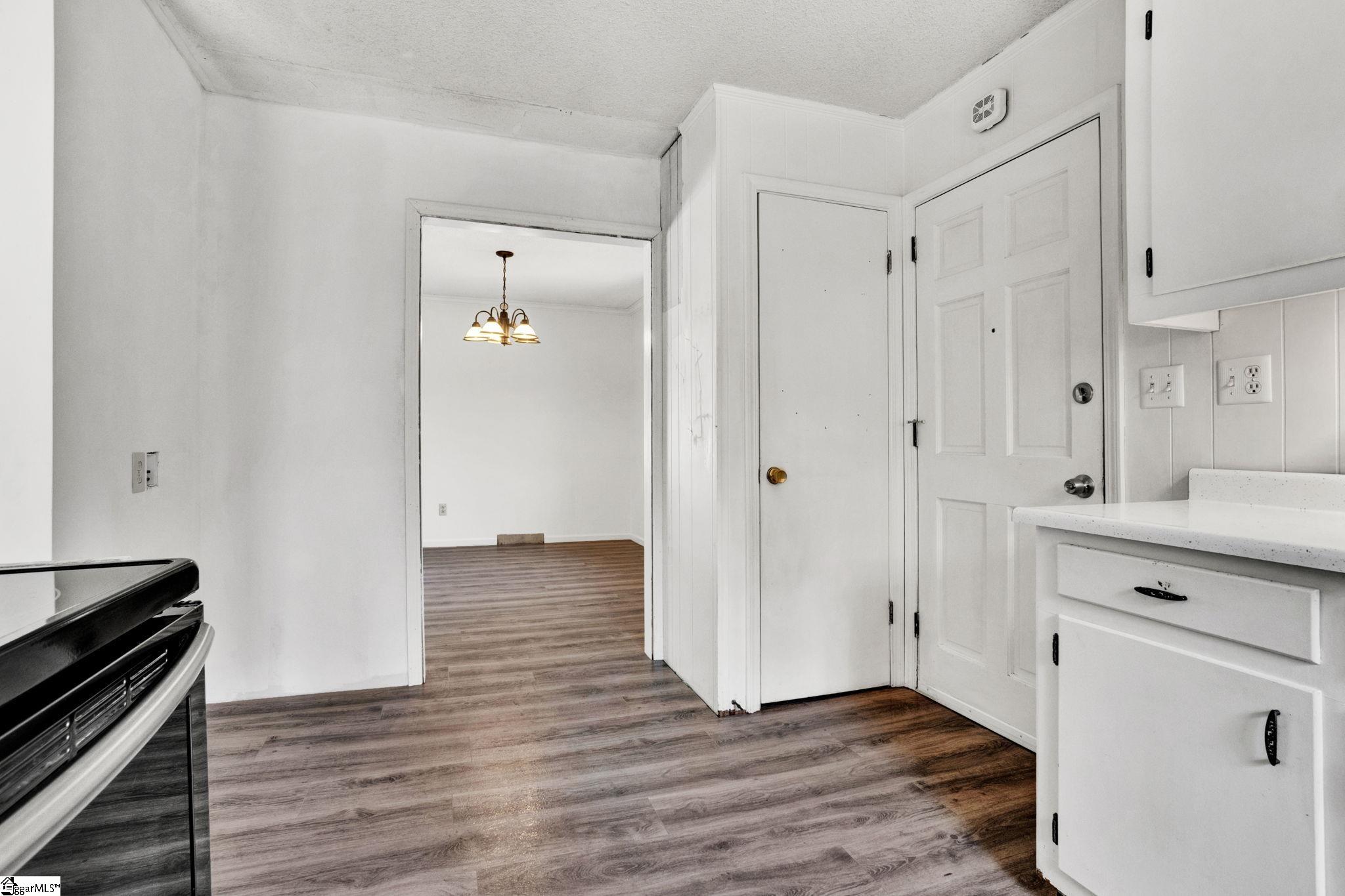 158 Hood Road Greenville, SC 29611 - Photo 20 of 35 Gallery Image 20