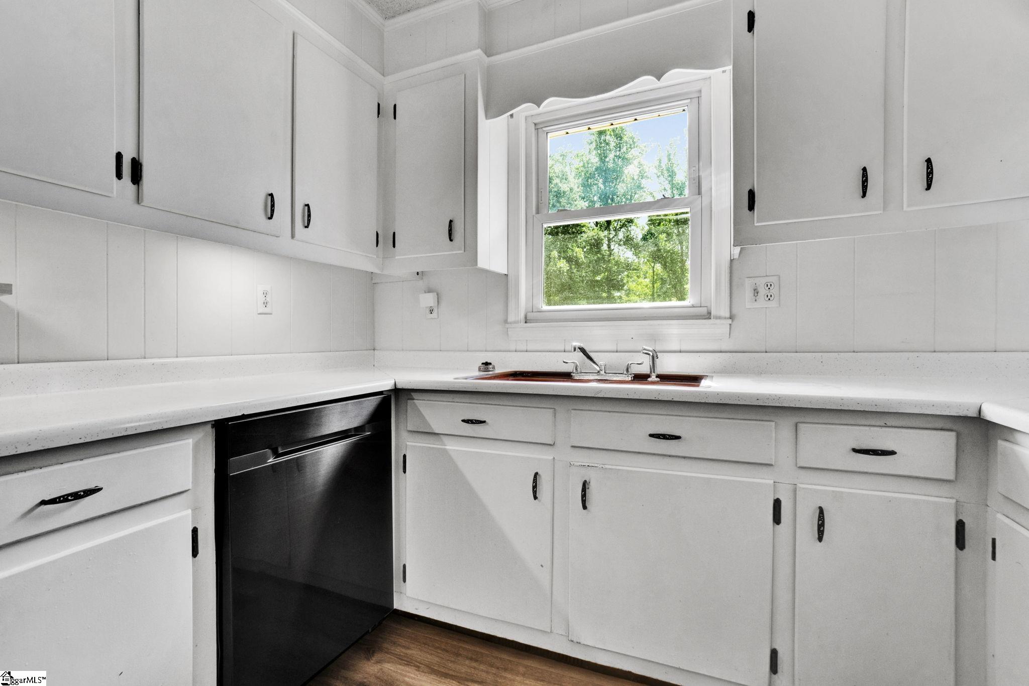 158 Hood Road Greenville, SC 29611 - Photo 21 of 35 Gallery Image 21