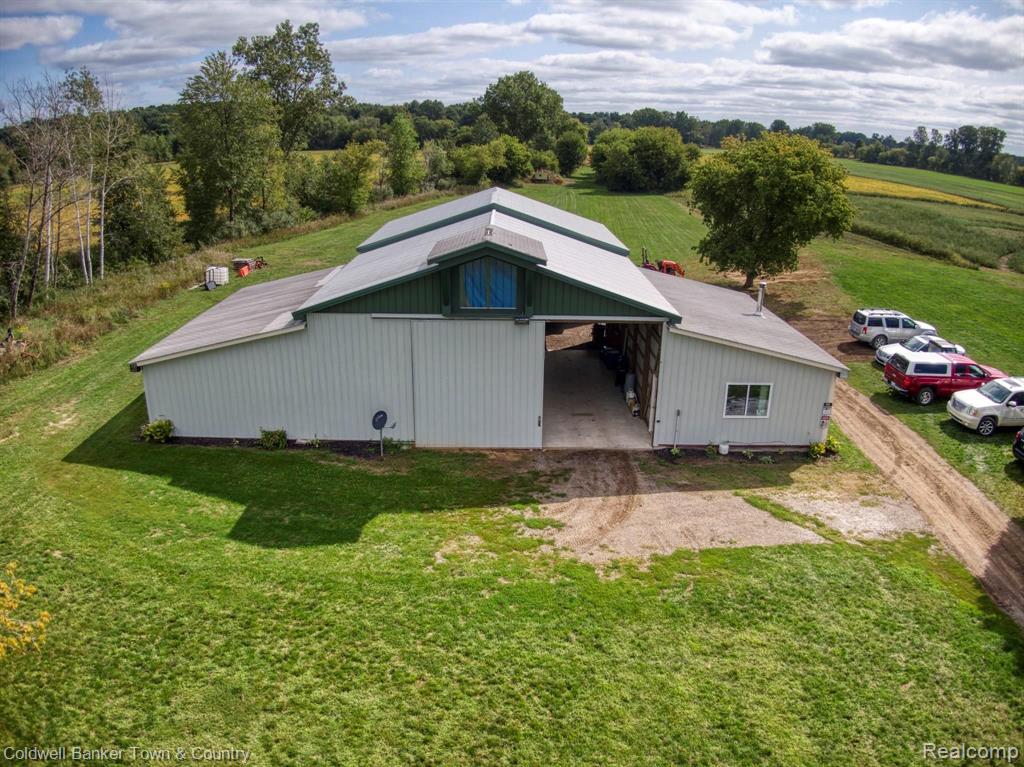 8888 North Robb Road Fowlerville, MI 48836 - Photo 5 of 32