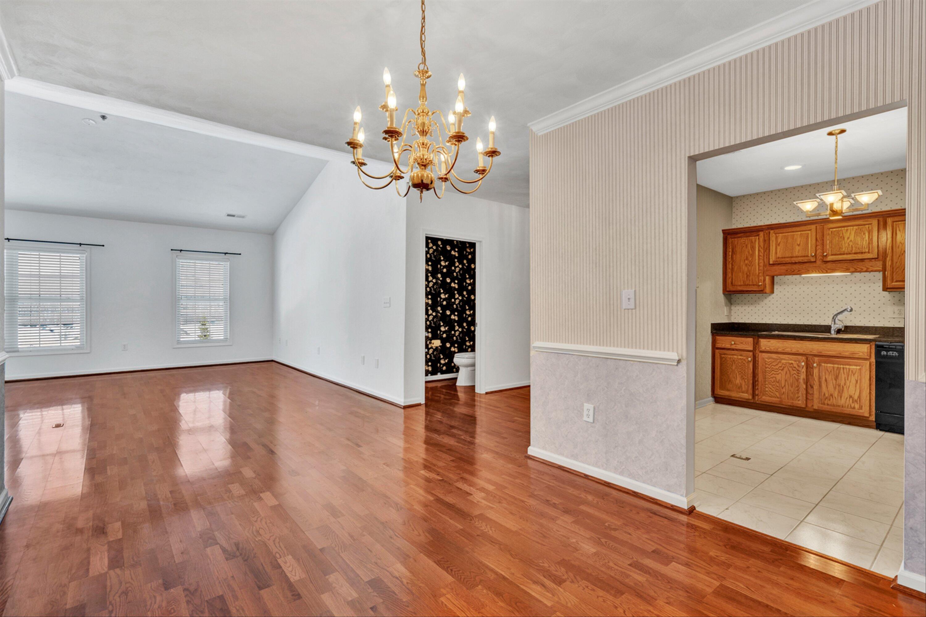 4448 Pheasant Ridge Road, Unit 402 Roanoke, VA 24014 - Photo 11 of 29 11-DSC3787