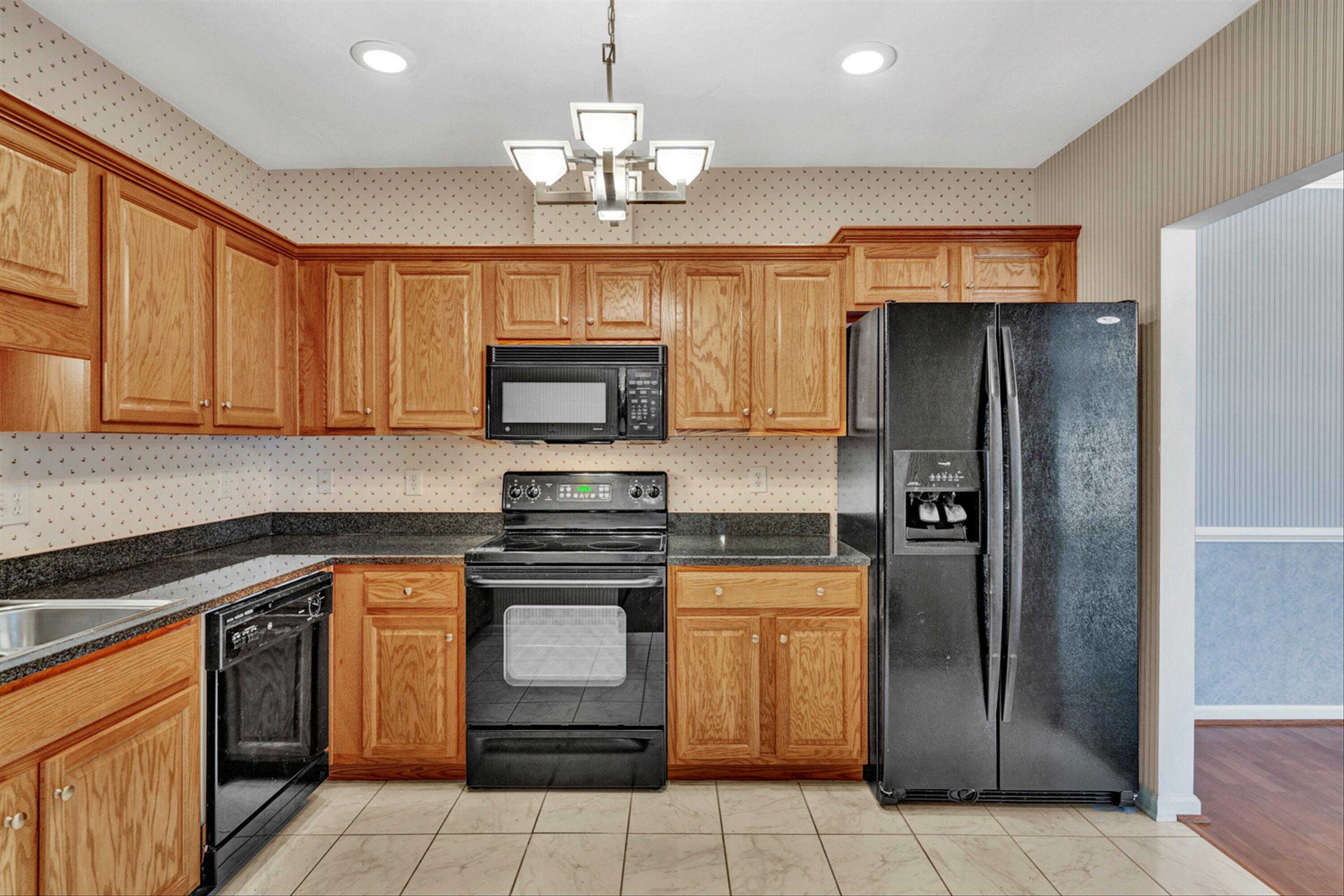 4448 Pheasant Ridge Road, Unit 402 Roanoke, VA 24014 - Photo 13 of 29 13-DSC3793