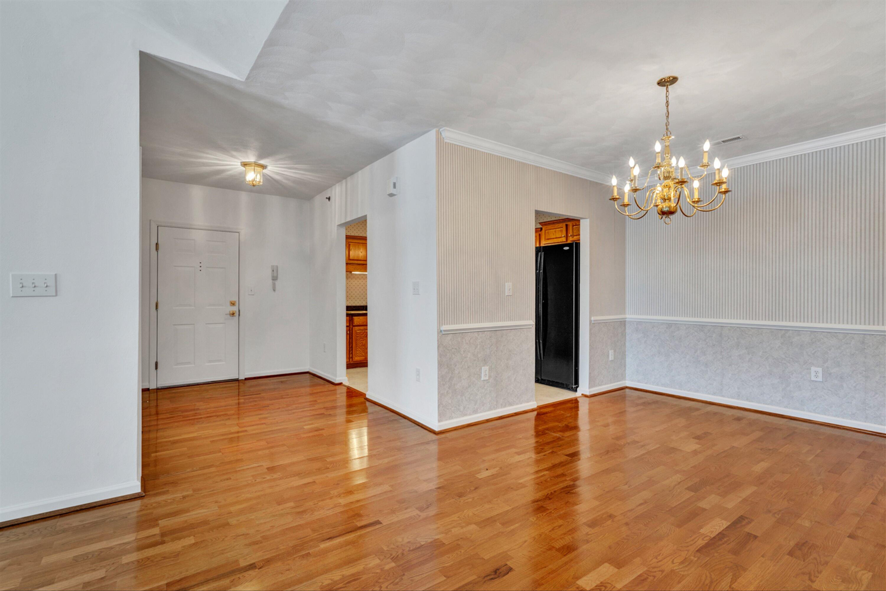 4448 Pheasant Ridge Road, Unit 402 Roanoke, VA 24014 - Photo 10 of 29 10-DSC3784