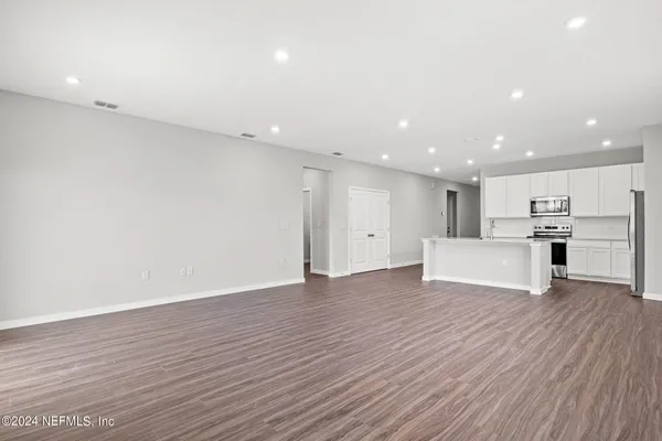 $2,550 | 14695 Macadamia Lane, Jacksonville, FL 32218