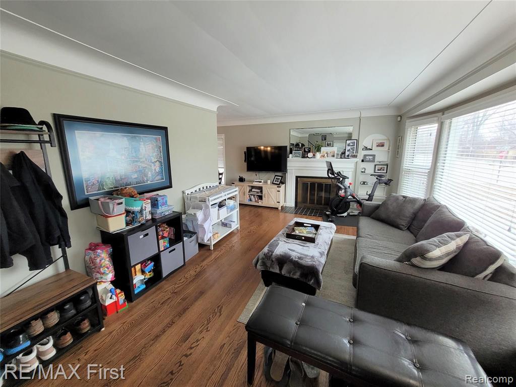 1168 Vernier Road Grosse Pointe Woods, MI 48236 - Photo 12 of 21
