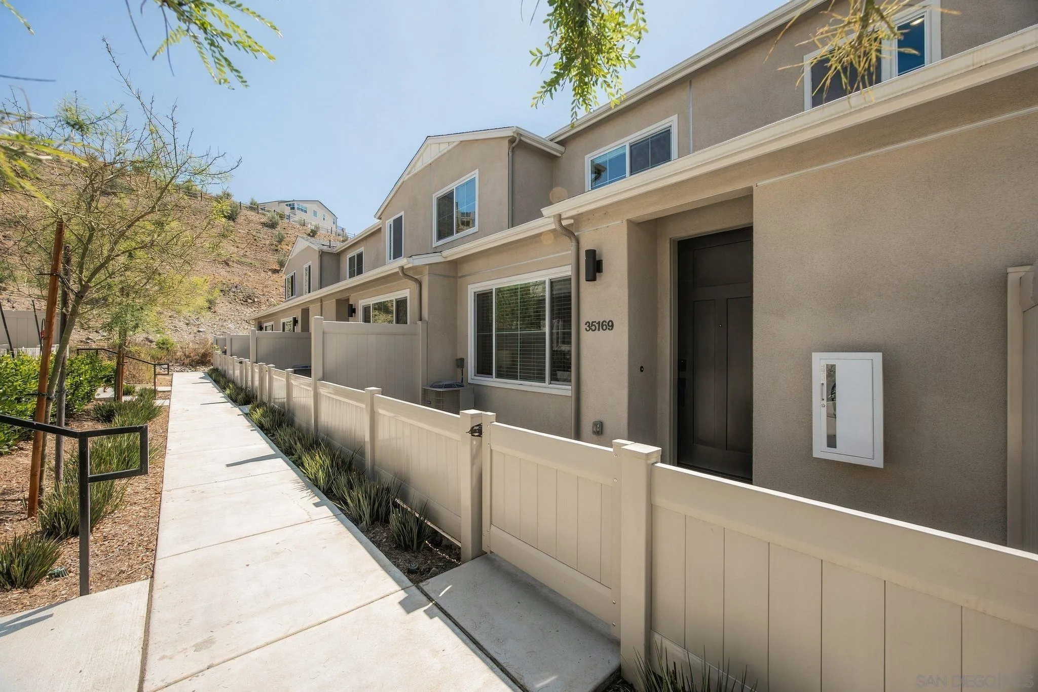 35169 Rangpur Lane Fallbrook, CA 92028 - Photo 2 of 38 Gallery Image 2