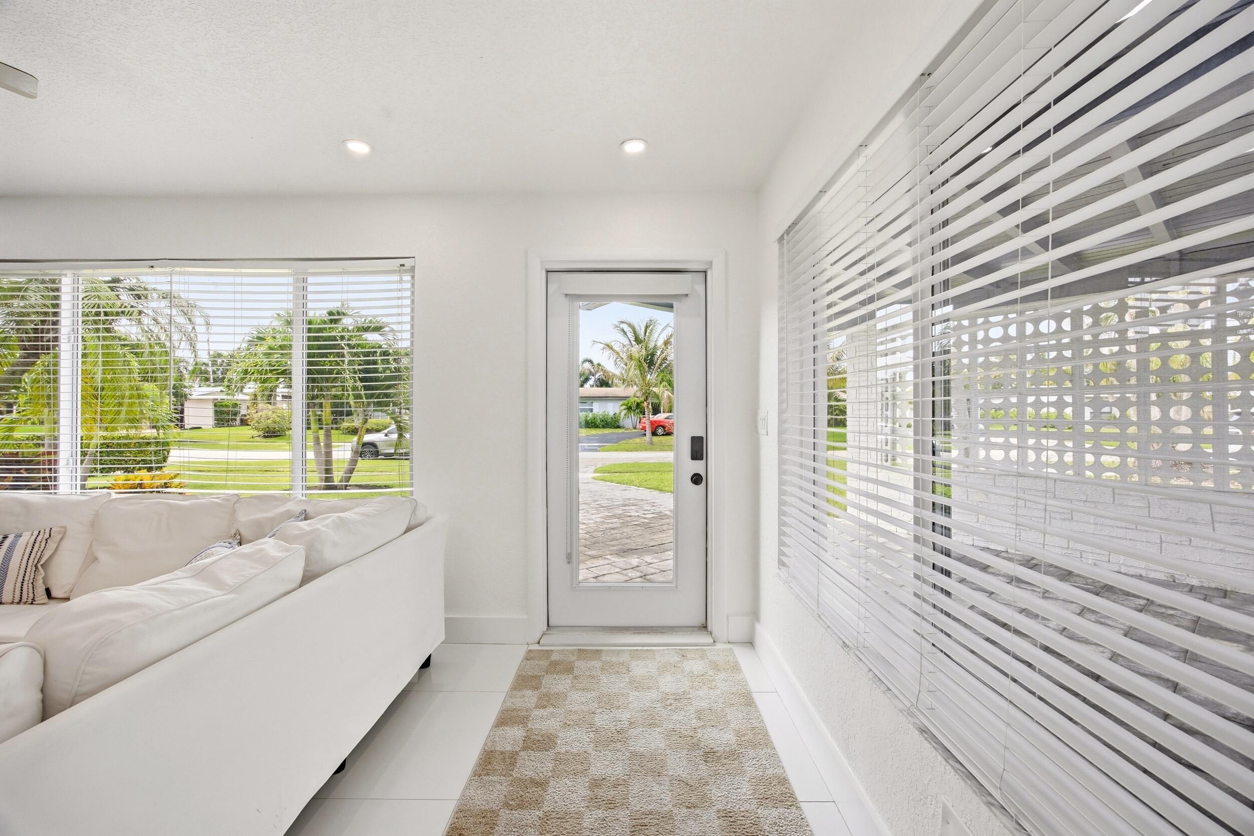 817 Southeast 16th Street Deerfield Beach, FL 33441 - Photo 7 of 55 8_453a9412
