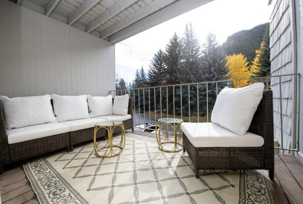 2005 Warm Springs Road, Unit 21 Ketchum, ID 83340 - Photo 4 of 7 IMG_3398