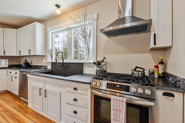 $899,000 | 284 Dallas Hill Road, Dallas Plt, ME 04970