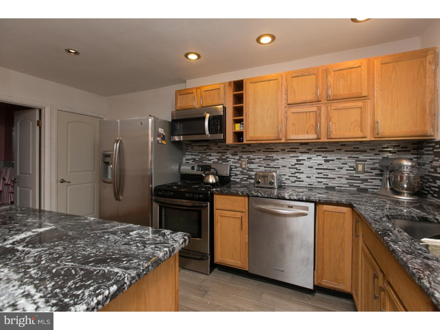 2707 West Country Club Road Philadelphia, PA 19131 - Photo 10 of 18 Gallery Image 10