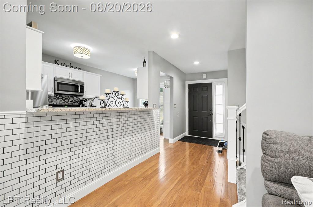 829 Langdon Court Rochester Hills, MI 48307 - Photo 6 of 31
