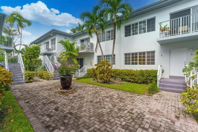 $398,000 | 9280 Bay Harbor Terrace, Unit 26, Bay Harbor Islands, FL 33154