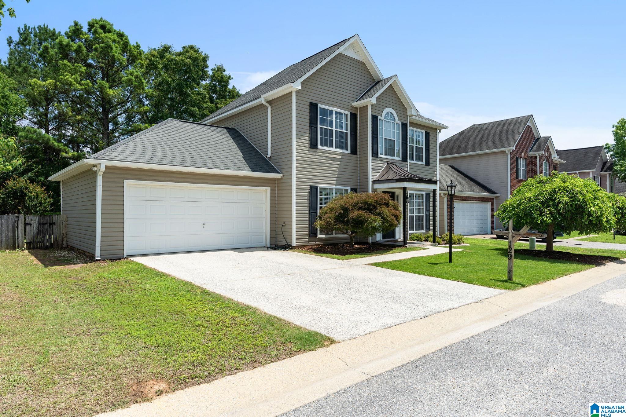 129 Crestmont Lane Pelham, AL 35124 - Photo 2 of 36