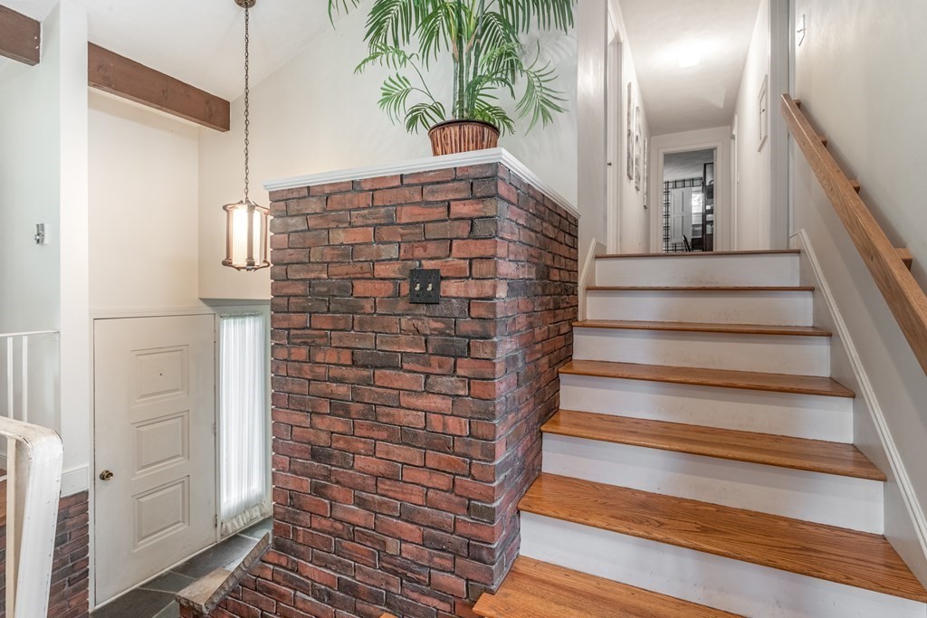 14 Driftwood Road Marblehead, MA 01945 - Photo 4 of 30