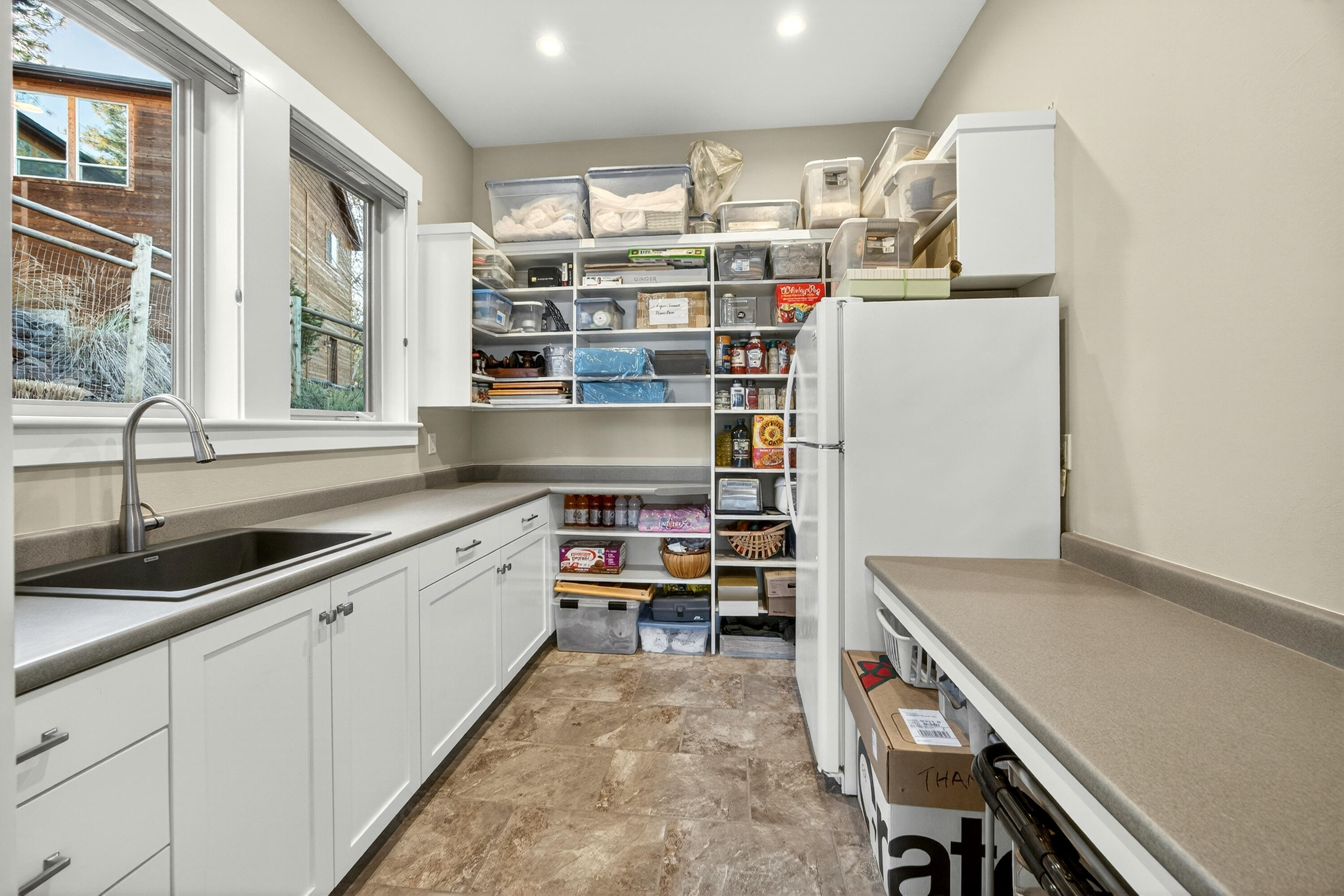 930 Granite Ridge Circle Jacksonville, OR 97530 - Photo 72 of 79 Craft/shop room accessible from garage.