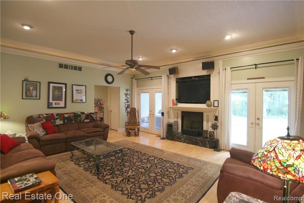 29223 Crawford Road Romulus, MI 48174 - Photo 12 of 36