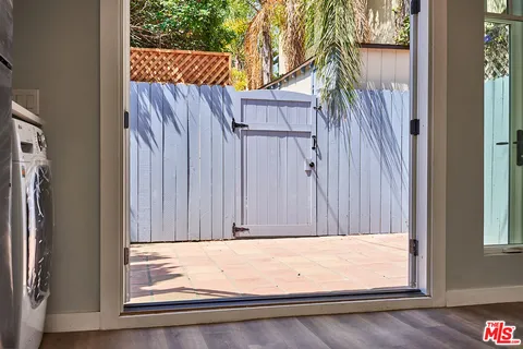 $2,300 | 10394 Keswick Avenue, Los Angeles, CA 90064