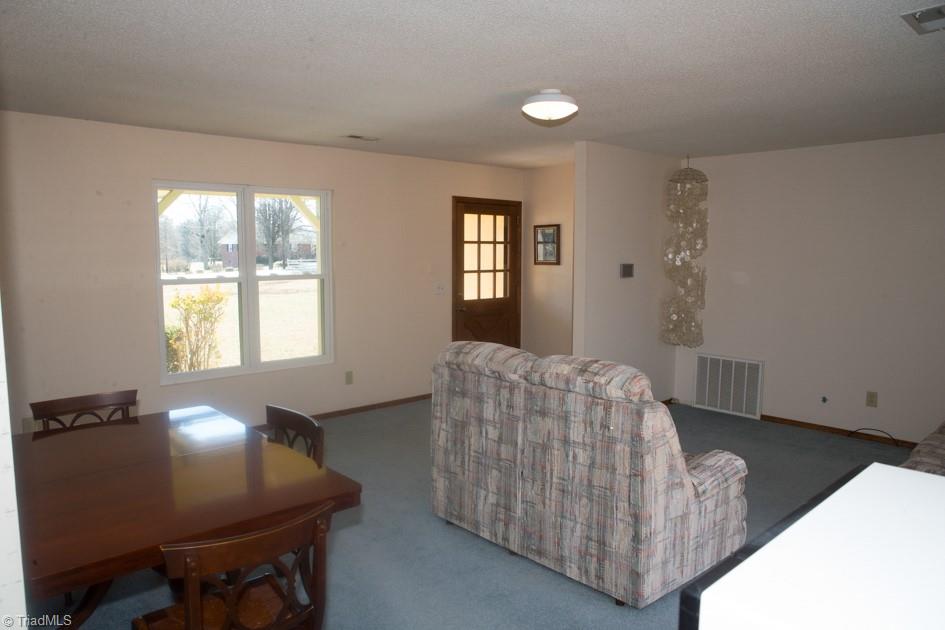 1392 County Home Road Mocksville, NC 27028 - Photo 20 of 28 Living Room