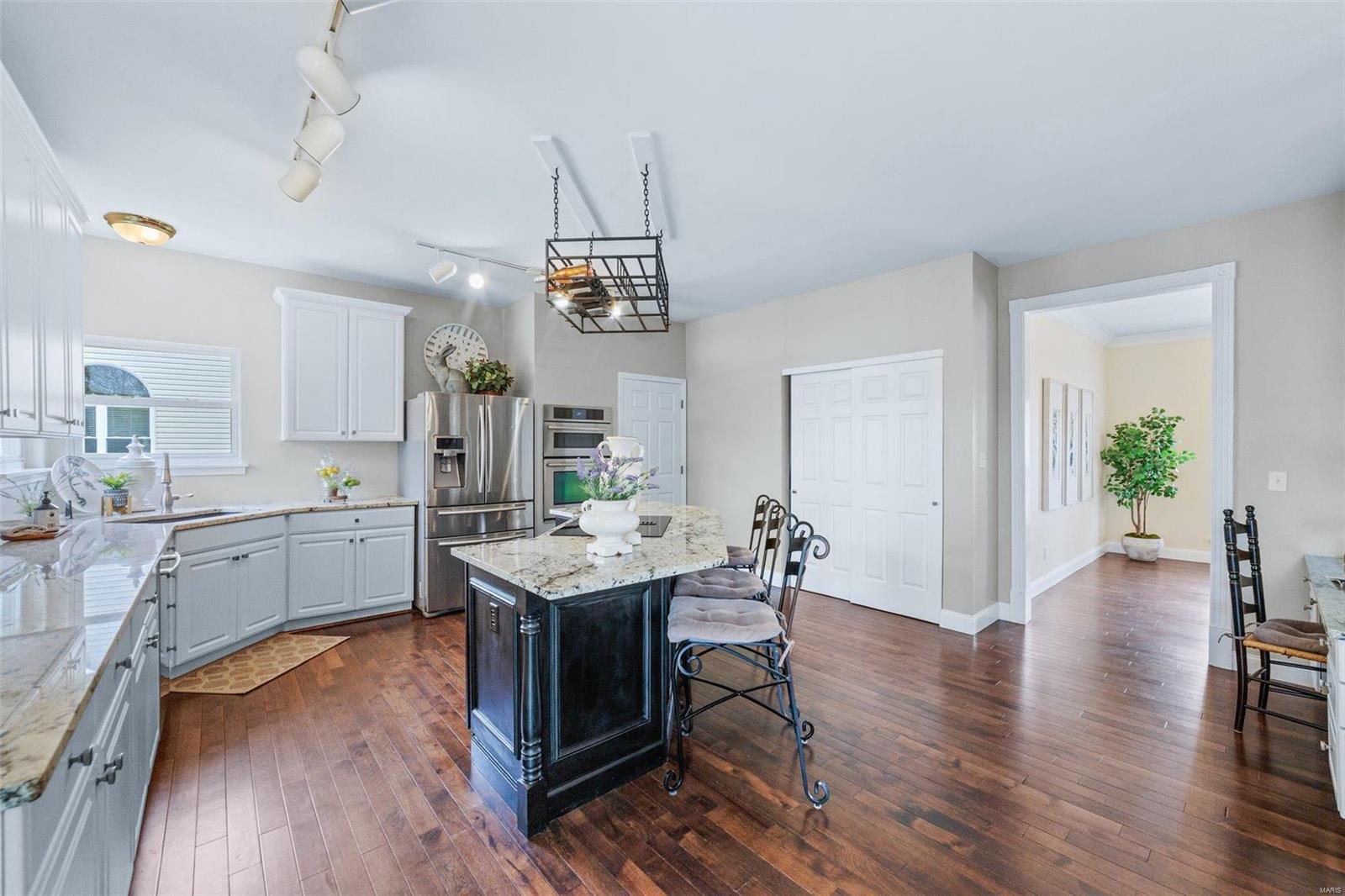 606 Castle Ridge Drive Ballwin, MO 63021 - Photo 16 of 66 Gallery Image 16