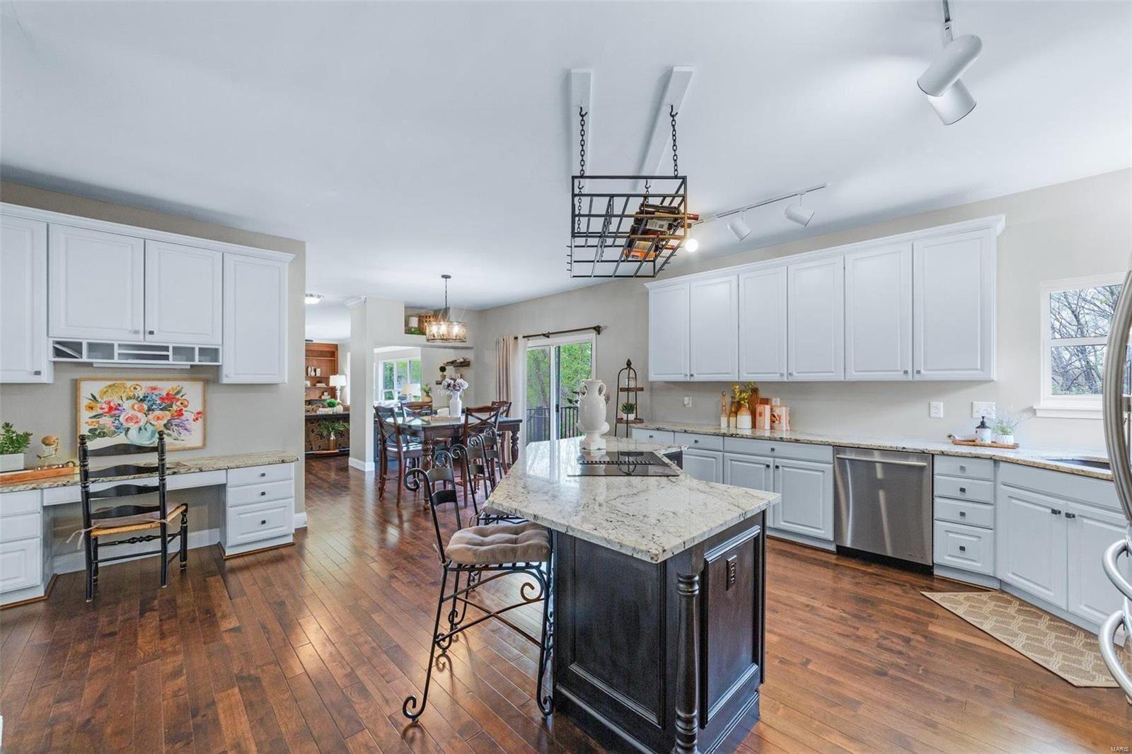 606 Castle Ridge Drive Ballwin, MO 63021 - Photo 18 of 66 Gallery Image 18
