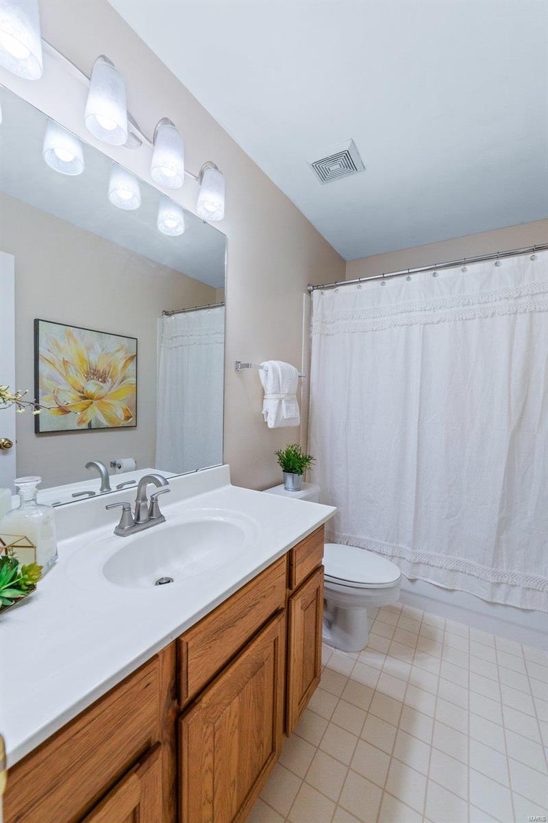 606 Castle Ridge Drive Ballwin, MO 63021 - Photo 27 of 66 Gallery Image 27