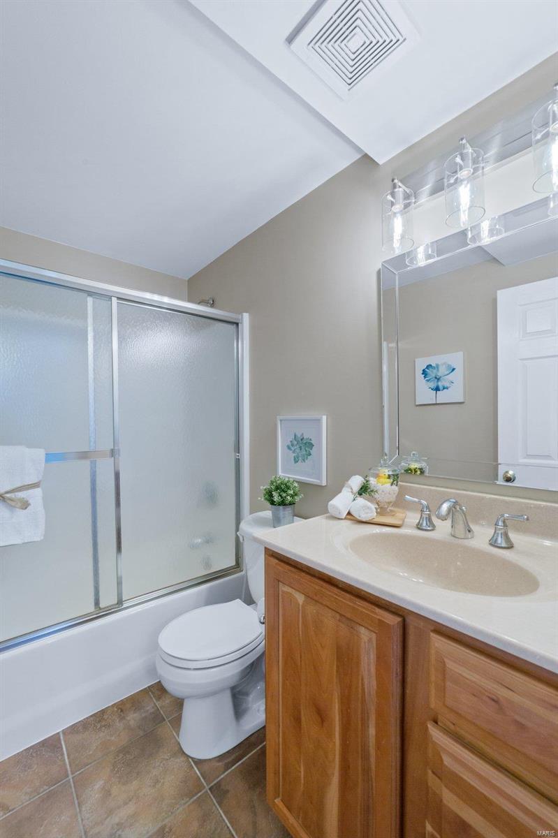 606 Castle Ridge Drive Ballwin, MO 63021 - Photo 47 of 66 Gallery Image 47