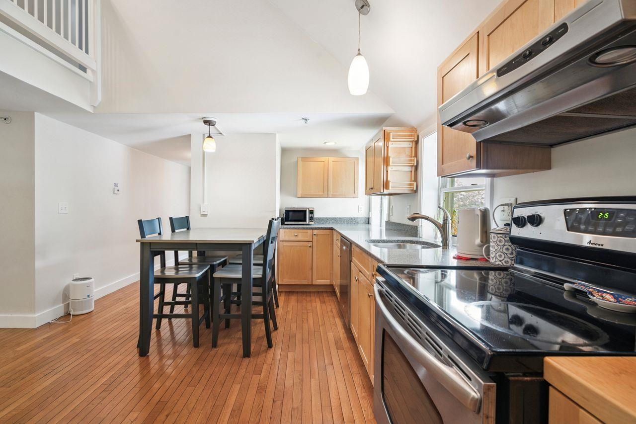 34 Floral Avenue, Unit 5 Dover, NH 03820 - Photo 4 of 19