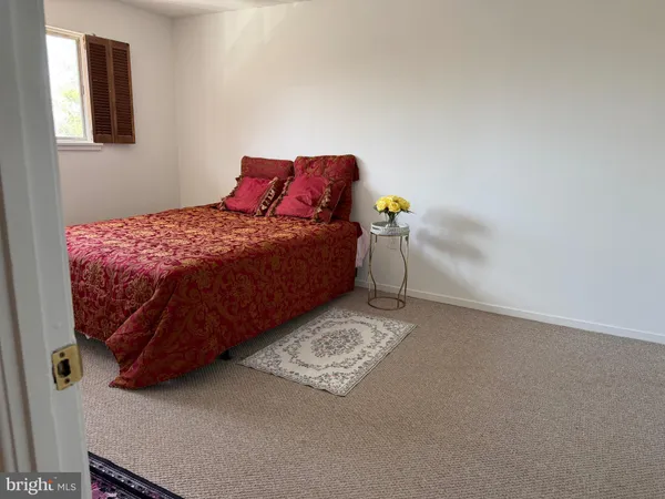 $1,750 | 7352 Lee Highway, Unit 201, Falls Church, VA 22046