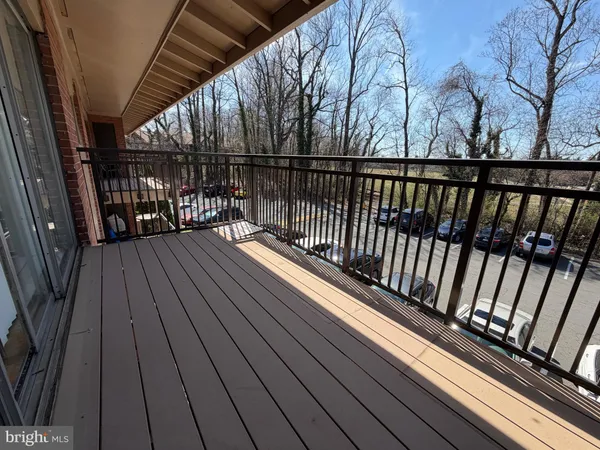 $1,750 | 7352 Lee Highway, Unit 201, Falls Church, VA 22046