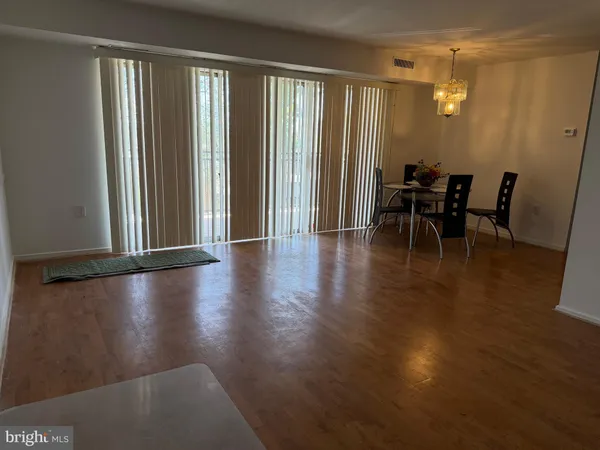 $1,750 | 7352 Lee Highway, Unit 201, Falls Church, VA 22046