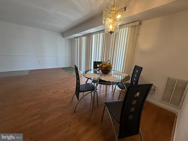 $1,750 | 7352 Lee Highway, Unit 201, Falls Church, VA 22046