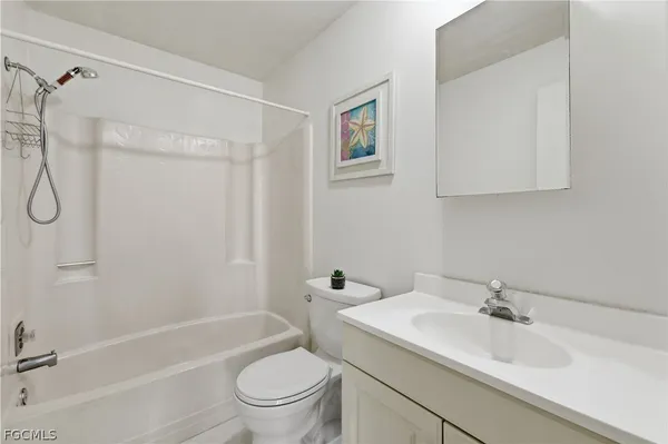 $1,300 | 8109 Country Road, Unit 206, Fort Myers, FL 33919