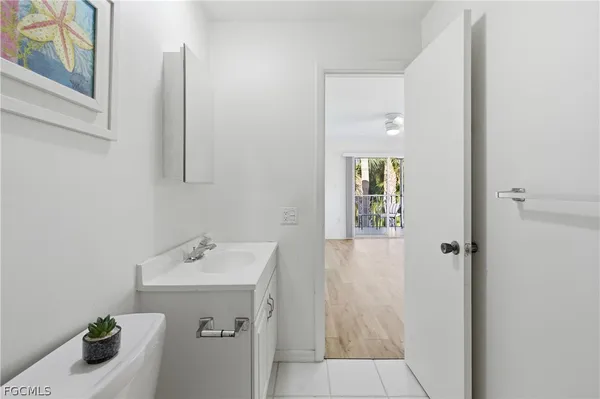 $1,300 | 8109 Country Road, Unit 206, Fort Myers, FL 33919