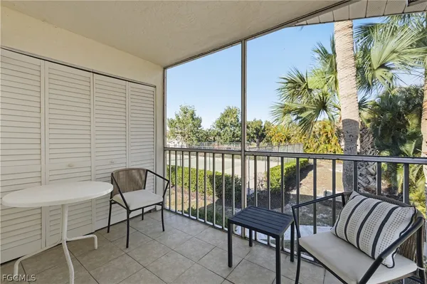 $1,300 | 8109 Country Road, Unit 206, Fort Myers, FL 33919