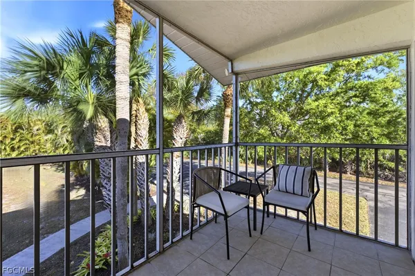 $1,300 | 8109 Country Road, Unit 206, Fort Myers, FL 33919