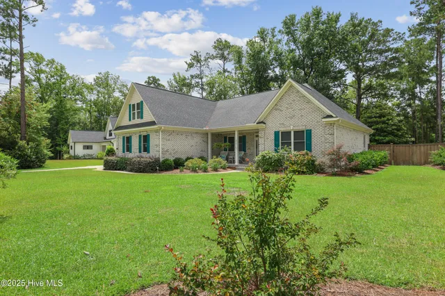 $599,000 | 376 Crown Pointe Drive, Hampstead, NC 28443