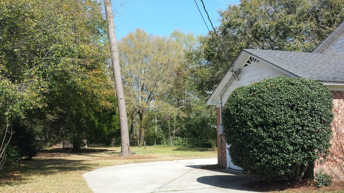 1254 Robin Road Mount Pleasant, SC 29464 - Photo 2 of 17 1254 Robin Rd Back