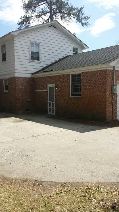 1254 Robin Road Mount Pleasant, SC 29464 - Photo 4 of 17 1254 Robin Rd Garage