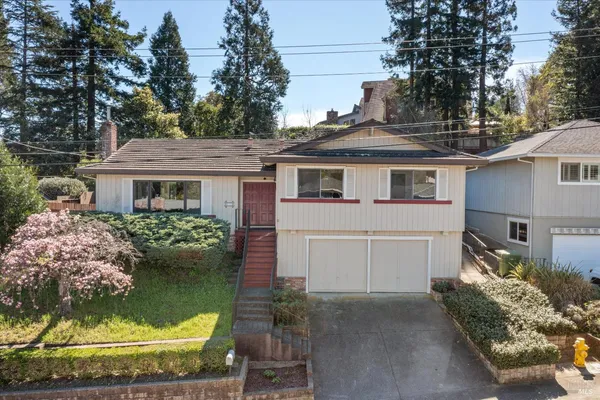 $950,000 | 809 Gilardi Drive, Petaluma, CA 94952