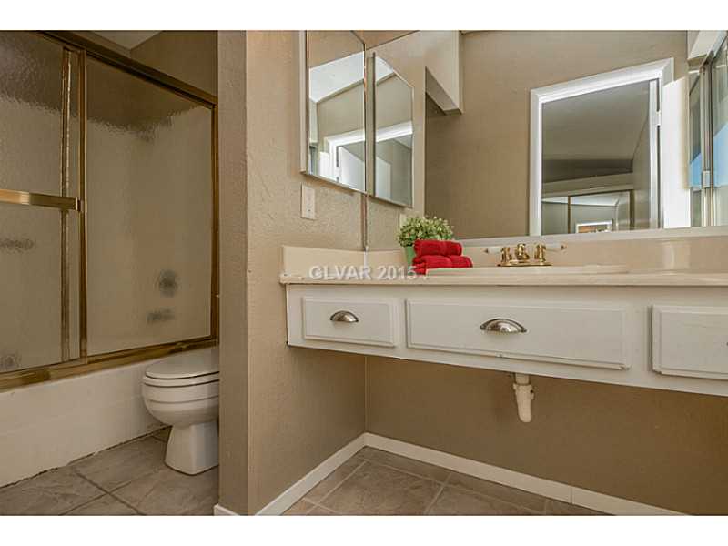 3912 Rive Gauche Street Las Vegas, NV 89115 - Photo 11 of 12 Master Bath/Spa.