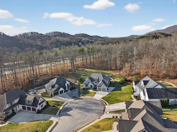 $1,250,000 | 404 Canyon Springs Drive, Hixson, TN 37343