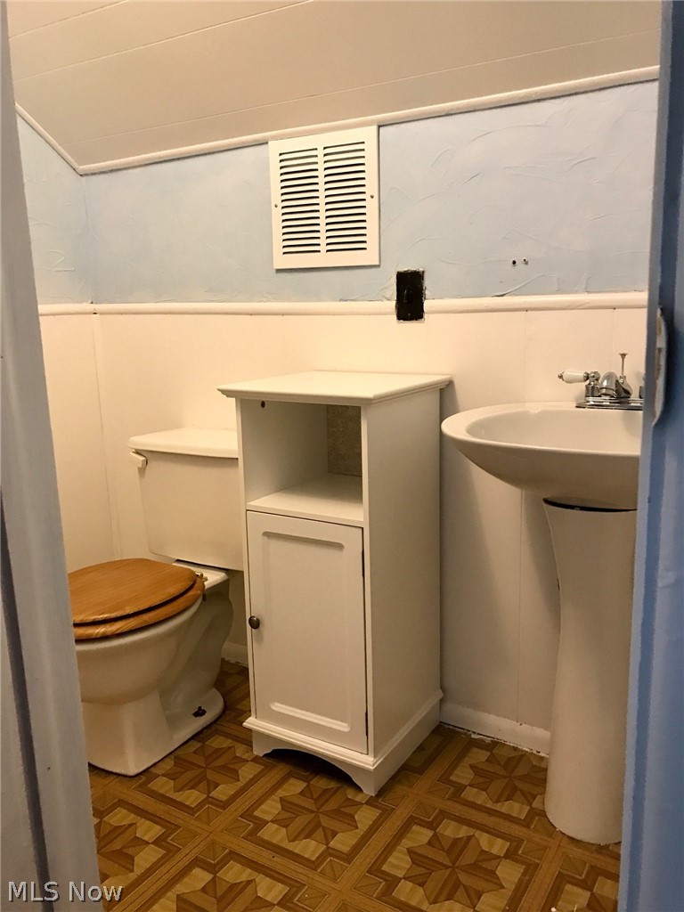 1884 Meadows Road Madison, OH 44057 - Photo 22 of 27 Second floor half bath